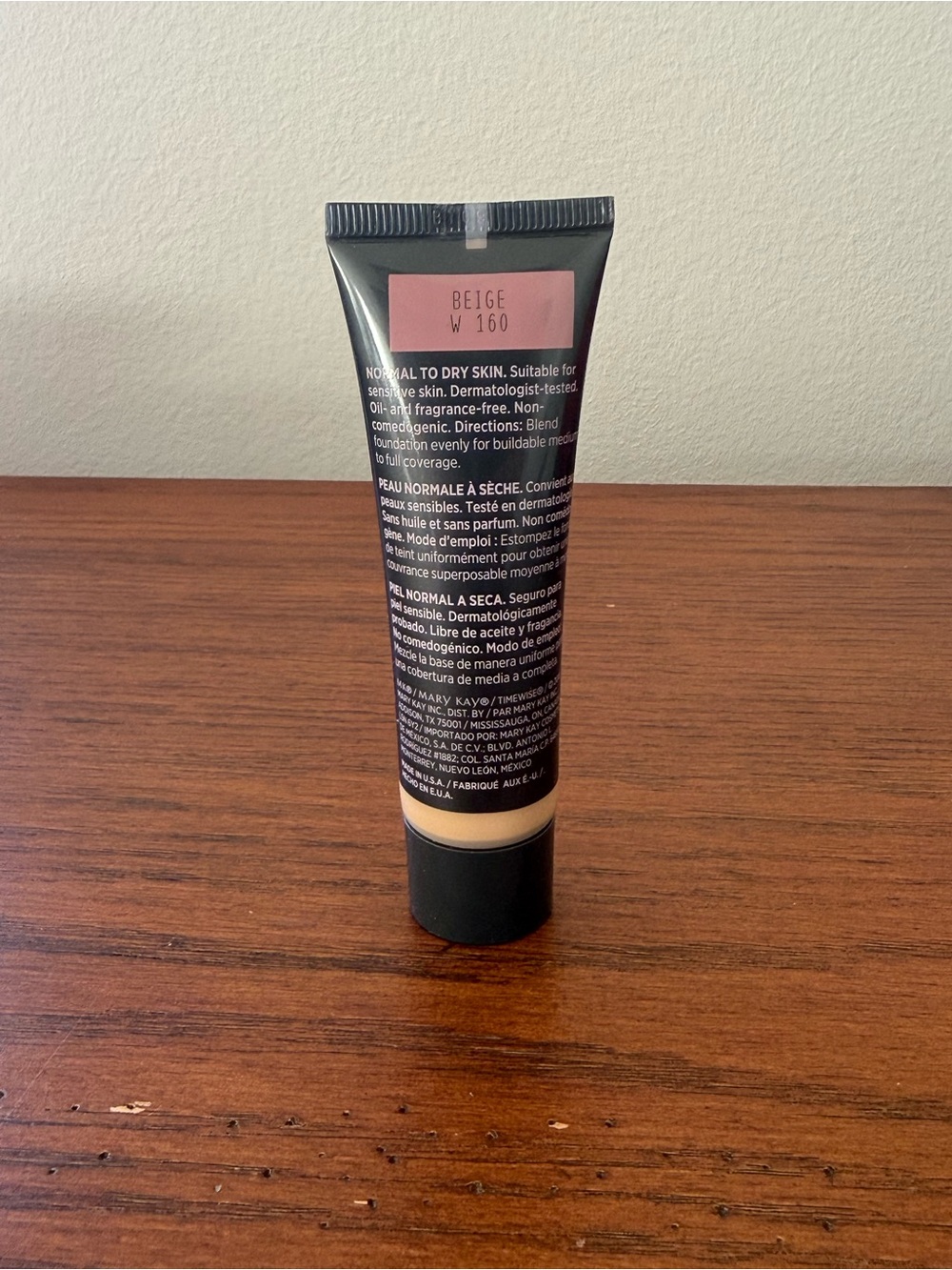 Mary Kay TimeWise Luminous 3D Foundation - Beige C 140 - Picture 2 of 4